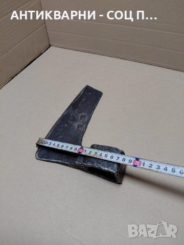 Соц Стара Ръчно Кована Голяма Дърводелска Брадва Кривица 1.050кг. НОМЕР 1897., снимка 8 - Антикварни и старинни предмети - 54905664