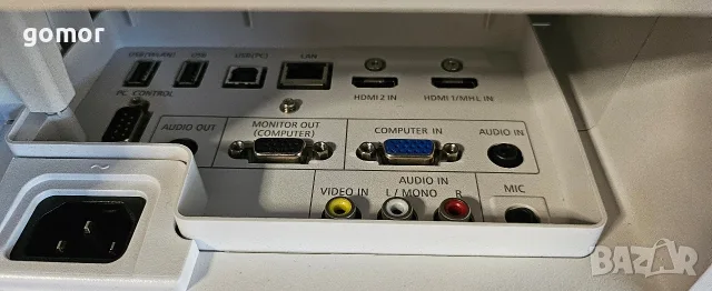 Ултракъсофокусен проектор NEC model NP-UM301W, снимка 17 - Плейъри, домашно кино, прожектори - 55330449