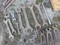 Стари ръчни инструменти - гаечни ключове, клещи, чукове, други, снимка 1