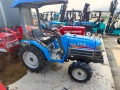 Трактор Iseki 18 к.с. 4X4 нов внос, снимка 3