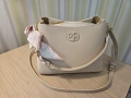 Нова дамска кожена чанта PUAFELI LY94 beige бежово кремаво еко кожа златна раница дръжки презрамки, снимка 2