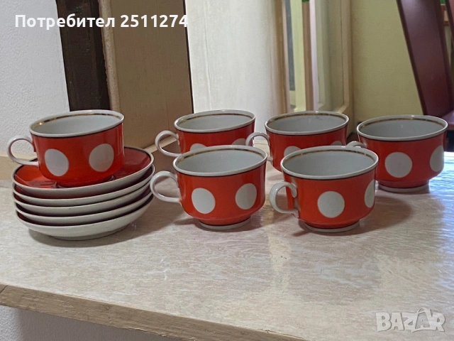 Весел сервиз на бели точки