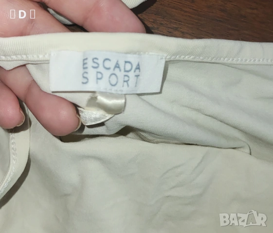 ESCADA 2 бр. бели топове М / Л - оригинални, снимка 11 - Корсети, бюстиета, топове - 55240700