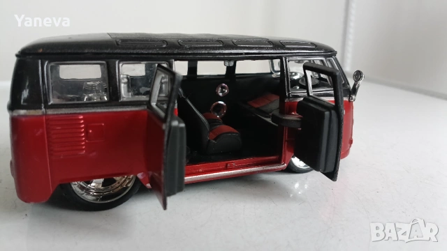 Volkswagen T1 Samba, метален микробус на Bburago с отварящи врати. , снимка 3 - Коли, камиони, мотори, писти - 54295928