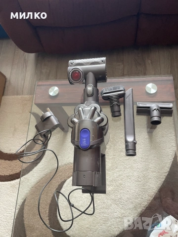 Акумулаторна прахосмукачка DYSON V-6, снимка 5 - Прахосмукачки - 55048961