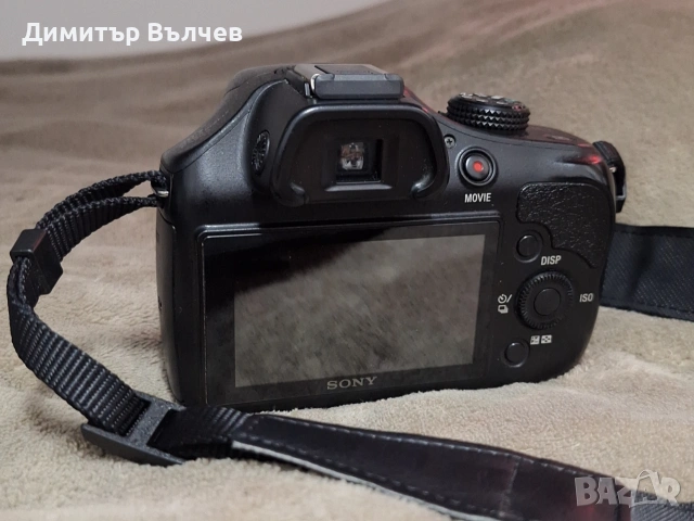 Безогледален фотоапарат Sony A3000, снимка 2 - Фотоапарати - 54152847