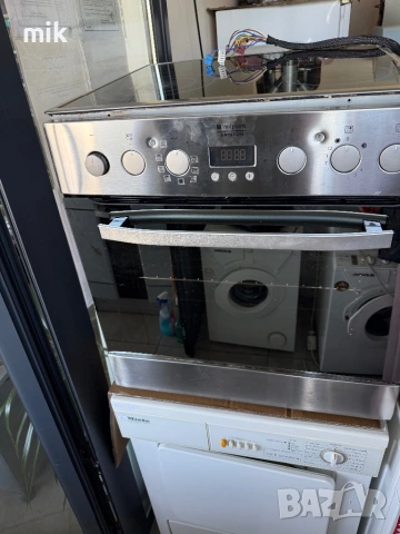 Фурна за вграждане с котлони HotPoint, снимка 2 - Печки, фурни - 54447504
