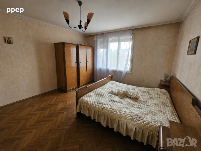 Продава се просторен втори етаж от къща – ТОП локация в центъра на Горна Оряховица! (Без посредник –, снимка 7 - Етаж от къща - 55148866