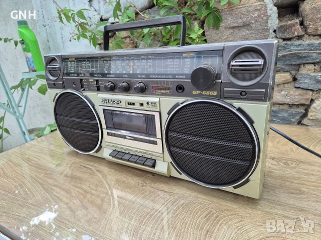 Радиокасетофон Sharp GF-6565H, снимка 2 - Радиокасетофони, транзистори - 55188680
