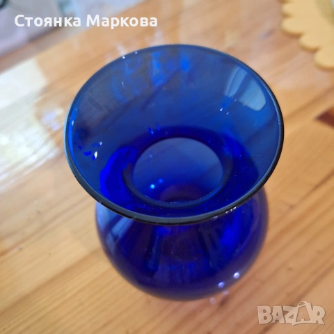 Синя стъклена вазичка, снимка 3 - Вази - 55206756