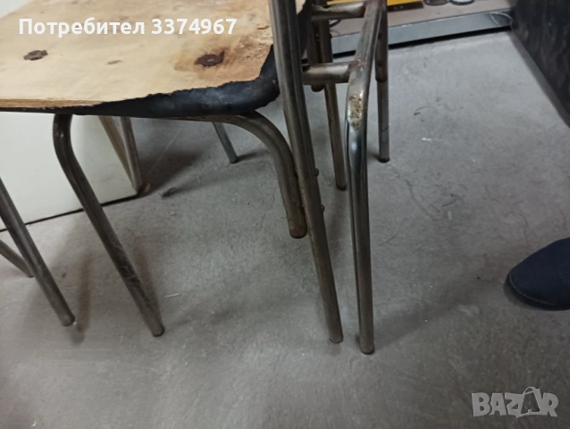 Метални столове