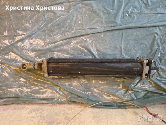 Хидравличен цилиндър