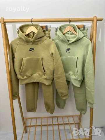 Nike Нов Дамски Ватиран Екип Найк Различни Цветове , снимка 4 - Спортни екипи - 54391583