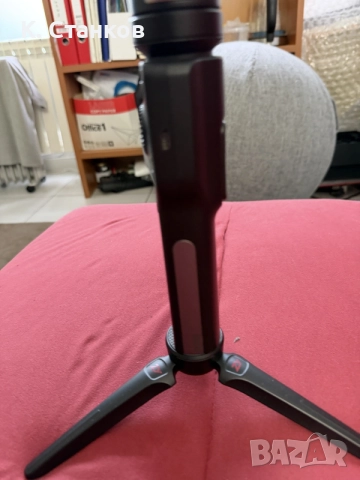 Zhiyun Smooth 4 3-Axis Smartphone Gimbal + Case + Tripod + Box, снимка 4 - Селфи стикове, аксесоари - 55169171