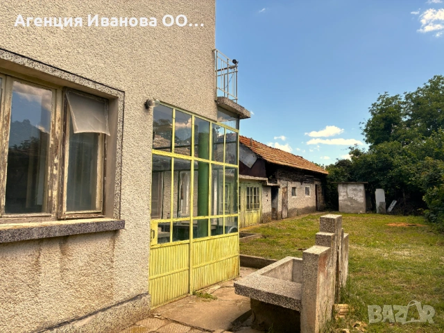   Къща с три жилищни части, гараж и двор – гр. Попово, снимка 4 - Къщи - 54939900