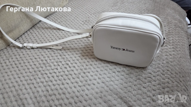 Оригинална дамска чанта Tommy Jeans 