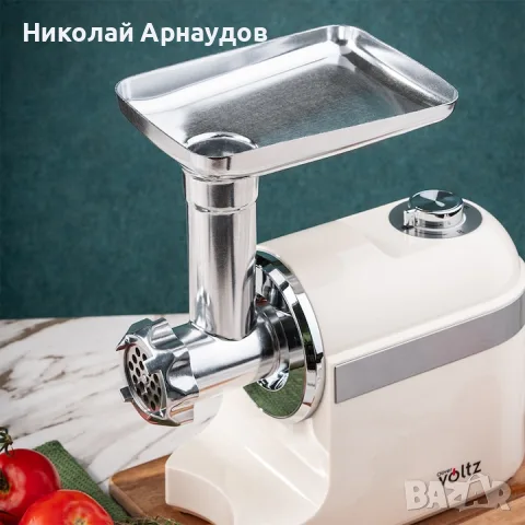 Месомелачка с приставка за домати  Voltz OV51991F, 600/1800W, Аксесоар за колбаси, Бял, снимка 4 - Месомелачки - 55309500