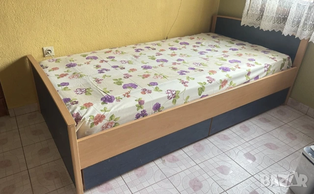 Легло с матрак 90х200, снимка 2 - Спални и легла - 54408551
