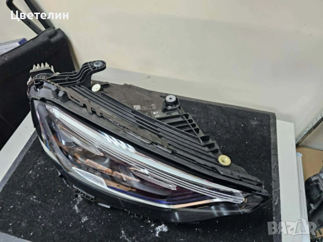 Десен фар за Mercedes GLC W254. Фарът е в много добро състояние., снимка 6 - Части - 54430254