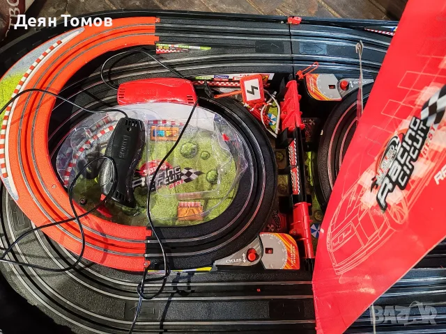 Портативна състезателна писта JJ Slot Racing Circuit , снимка 3 - Електрически играчки - 55390411