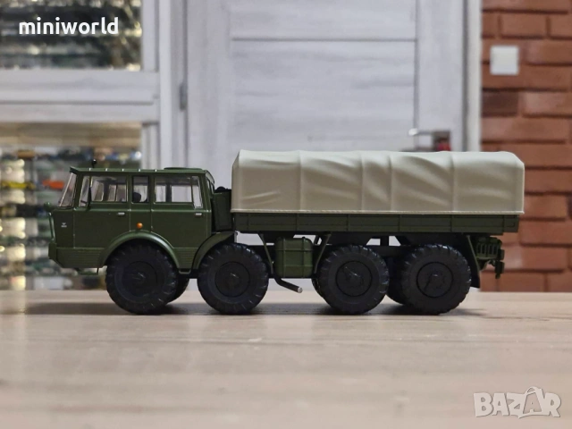 Tatra T813 "KOLOS" 8x8 1967 - мащаб 1:43 на DeAgostini моделът е нов в блистер, снимка 2 - Колекции - 54436365