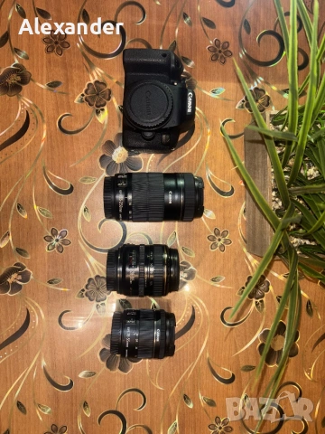 Canon EOS 800D – КАТО НОВ (4000 кадъра) + 3 обектива + Чанта, снимка 2 - Фотоапарати - 54208650