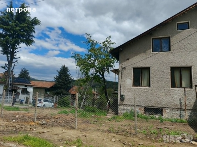 продавам къща в село Лесичово