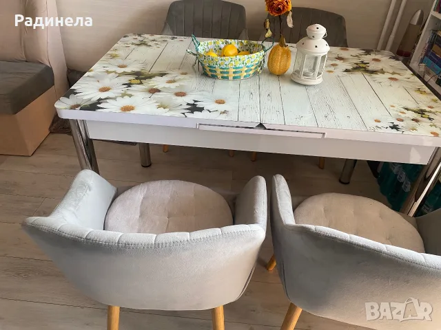 Столове 4 броя комплект и стъклена маса, снимка 2 - Столове - 55665774
