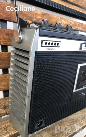 Радиокасетофон SANKEI TCR-1000H(Japan), снимка 2 - Радиокасетофони, транзистори - 54373580