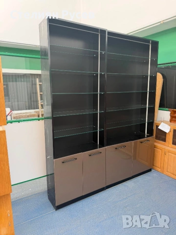 витрина  / секция / шкаф / шкафове за магазин / парфюмерия 0704     230 см са високи , 30 см са дълб