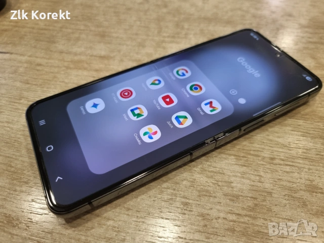 Samsung Z Flip 5  256GB, снимка 10 - Samsung - 54473128