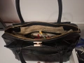 Продавам оригинална дамска чанта Guess., снимка 6