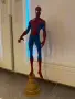 Статуетка Spider-Man (Surveying), Diamond Select Marvel 30 cm, снимка 1