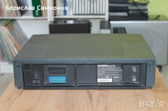 VHS VIDEORECORDER Telefunken M-9720, снимка 4 - Плейъри, домашно кино, прожектори - 54494858