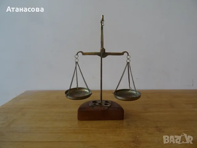 Бижутерска аптекарска везна месинг #2