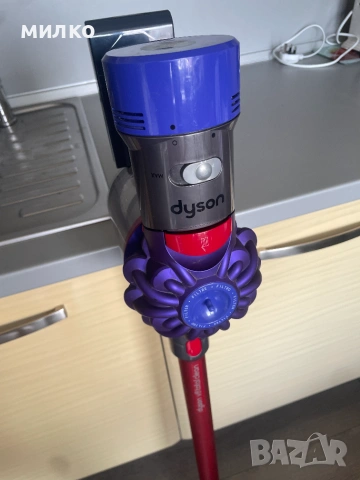 Акумулаторна прахосмукачка DYSON V-8, снимка 2 - Прахосмукачки - 55035091