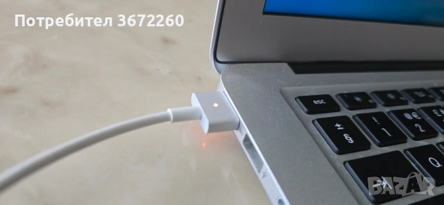 MacBook Air A1466 EMC 2632 – Отлично състояние, Windows 10, снимка 9 - Лаптопи за дома - 54811826