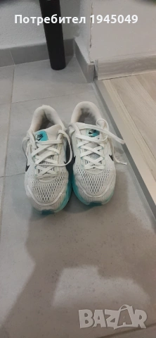 Детски маратонки Nike Vomero 18, снимка 2 - Детски обувки - 54062912