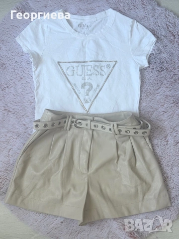 Тениска Guess, къси кожени панталонки, ХС