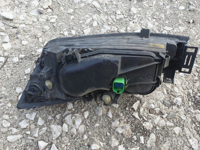 Десен фар Ford Mondeo , снимка 3 - Части - 54676827