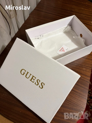 Чисто нова оригинална кутия GUESS за обувки