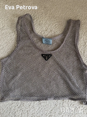 Prada crop top S дамски топ Прада, снимка 2 - Потници - 54447161