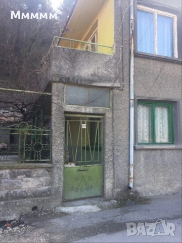 Двуетажна къща в гр.Шумен, снимка 1 - Къщи - 54947927