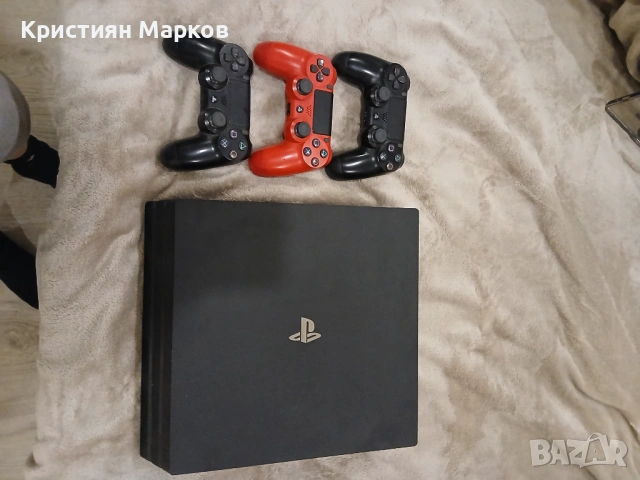 Плейстейшън 4 про 1T с 3 джойстика, снимка 3 - PlayStation конзоли - 54844200