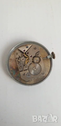 Стар механичен часовник, снимка 4 - Антикварни и старинни предмети - 54139706