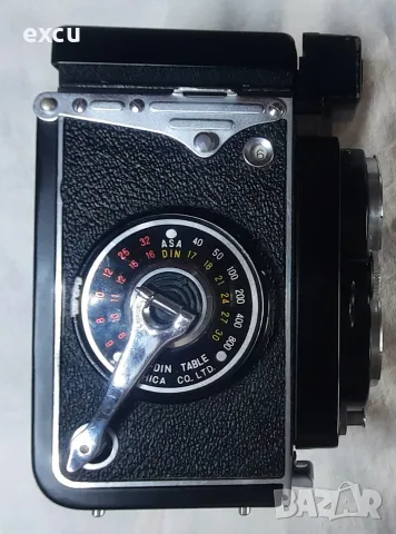 Средноформатен фотоапарат Yashica MAT LM, снимка 2 - Фотоапарати - 55523925