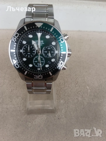 Продавам часовник Lorus chronograph , снимка 3 - Мъжки - 54580081