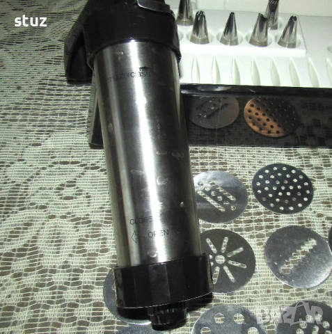 Английска кухненска преса за бисквити, сладки и гарниранеMaster class, снимка 9 - Аксесоари за кухня - 54142085