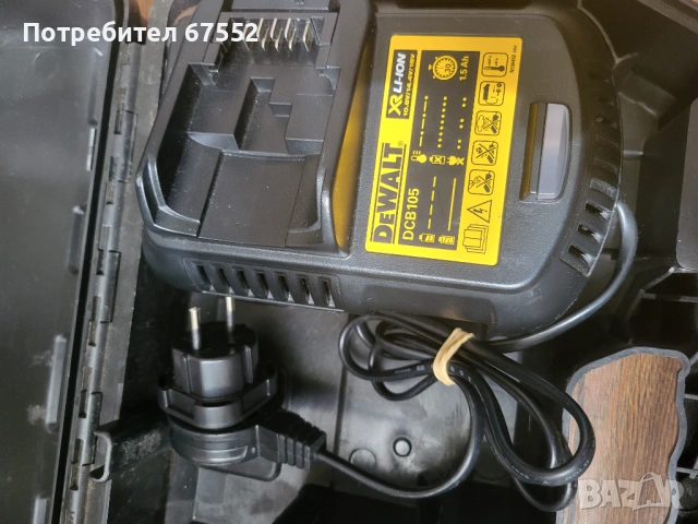 Оригинален четков импакт Dewalt DCF835 с бат , зарядно и куфар. 65€. (цената е крайна), снимка 2 - Други инструменти - 54423976