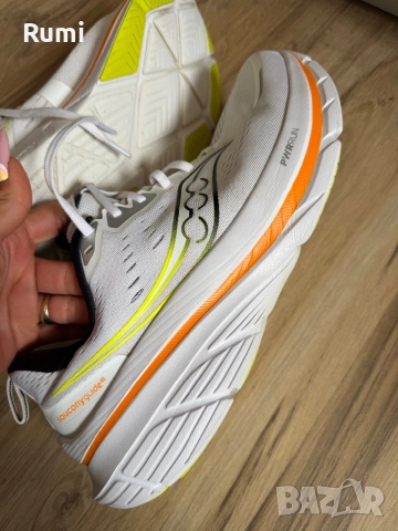 Оригинални мъжки маратонки Saucony Guide 18 ! 46 н, снимка 5 - Маратонки - 54722919